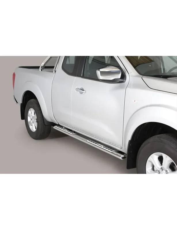 Nouveauté Marche-pieds Design Nissan NP300 DC › 2016