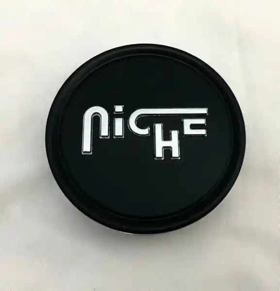 Niche 2.95" Flat Cap - mt-blk Silver Logo Artisanat